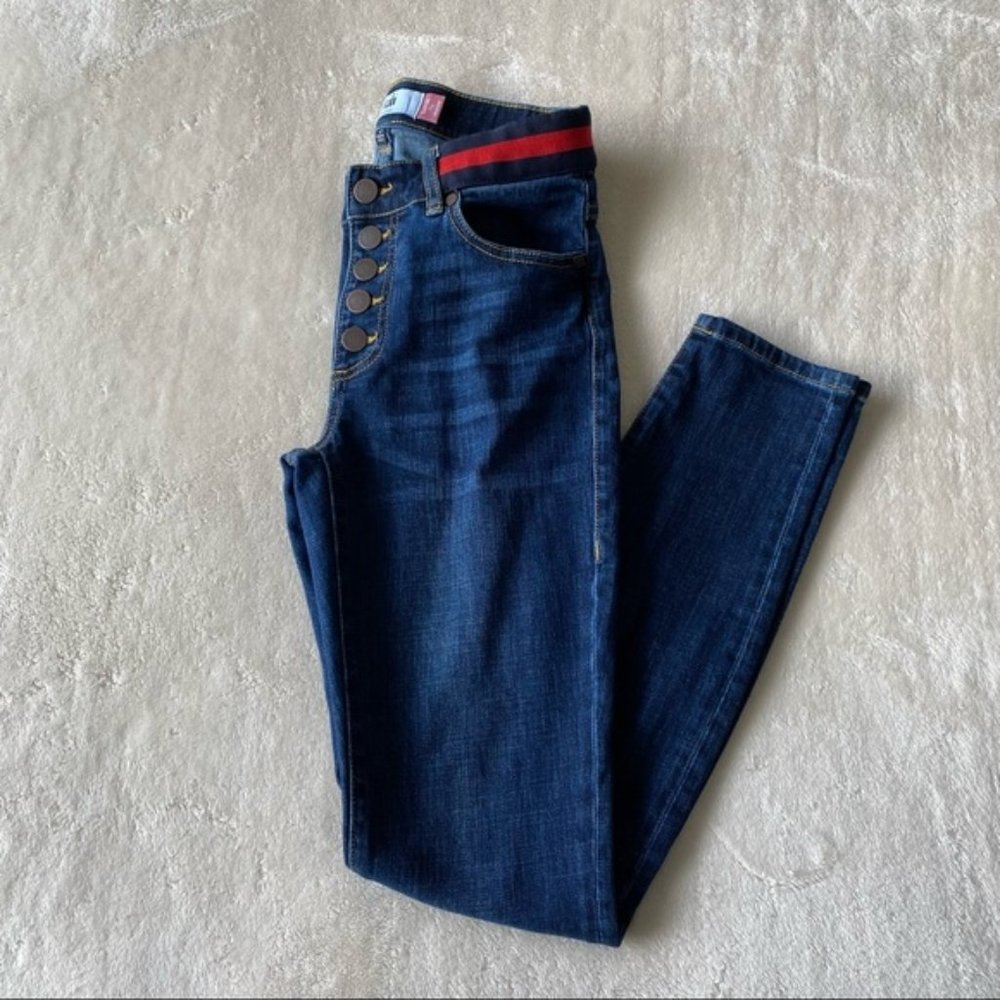 Cabi, dark wash Button Fly Skinny w/faux elastic waist band, size 2/26